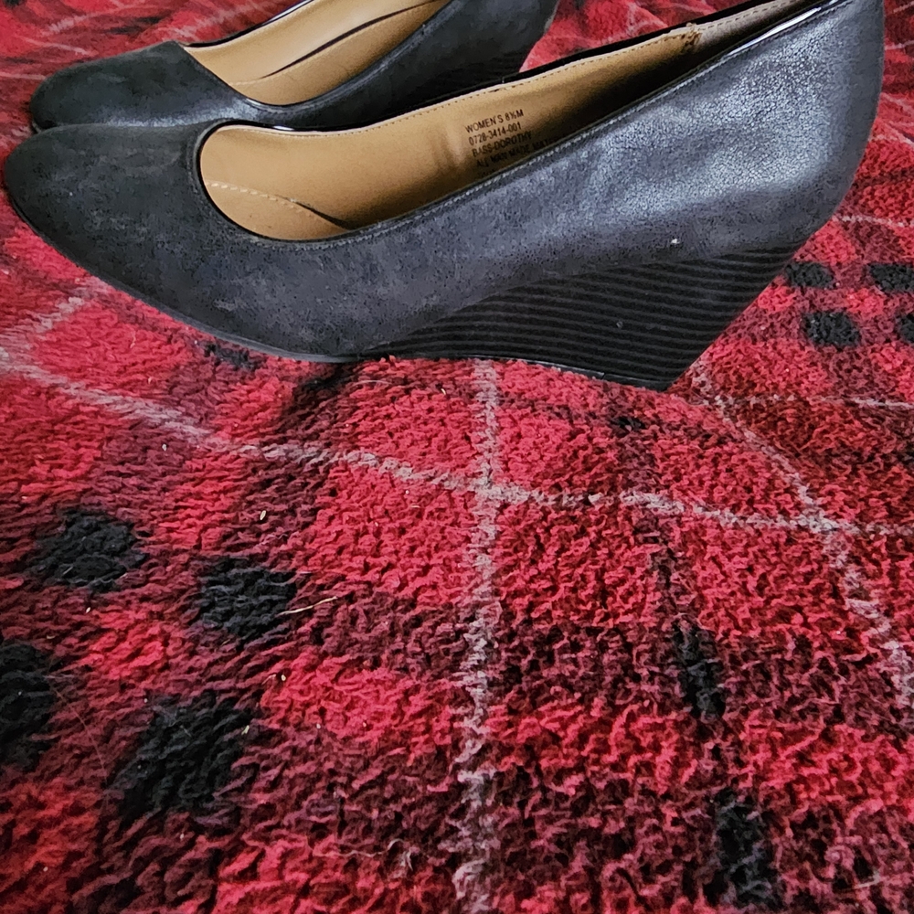 Bass Black Wedge Pumps